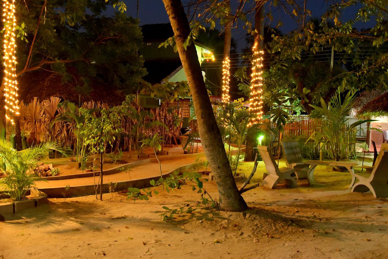 Naaval Beach Villa & Rooms Batticaloa Dış mekan fotoğraf